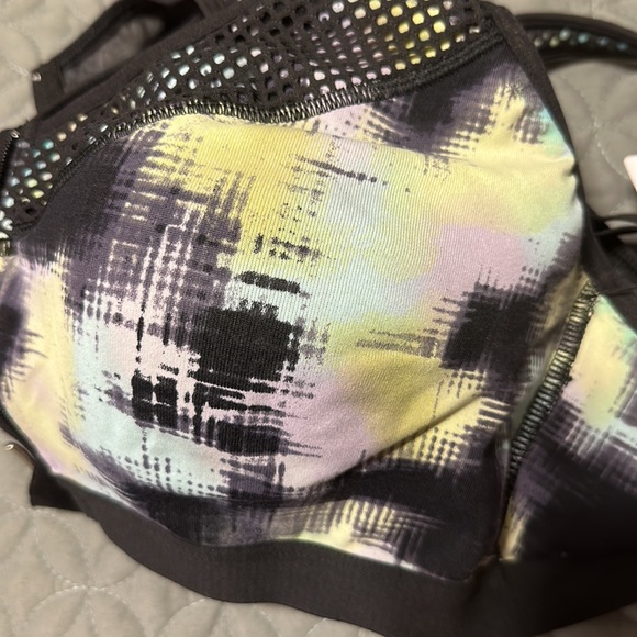 Victoria’s Secret VSX 34DD - Picture 6 of 6